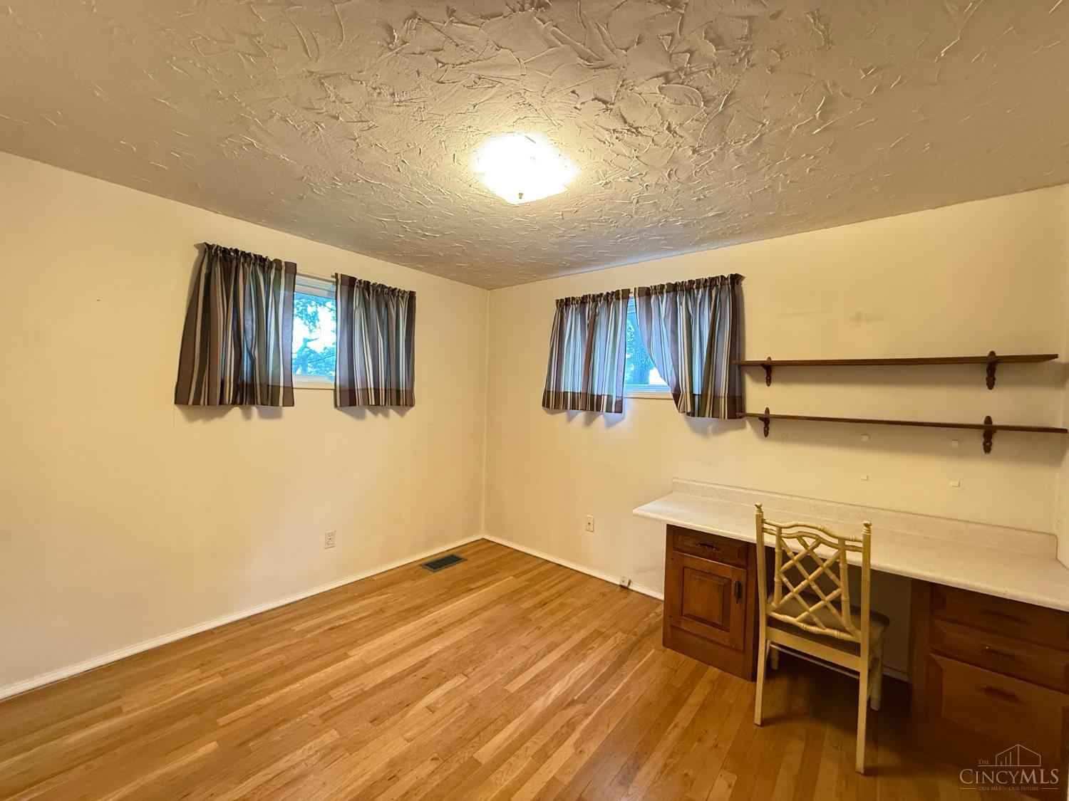 53 Hadley Road, Greenhills, OH, 45218 — photo 14