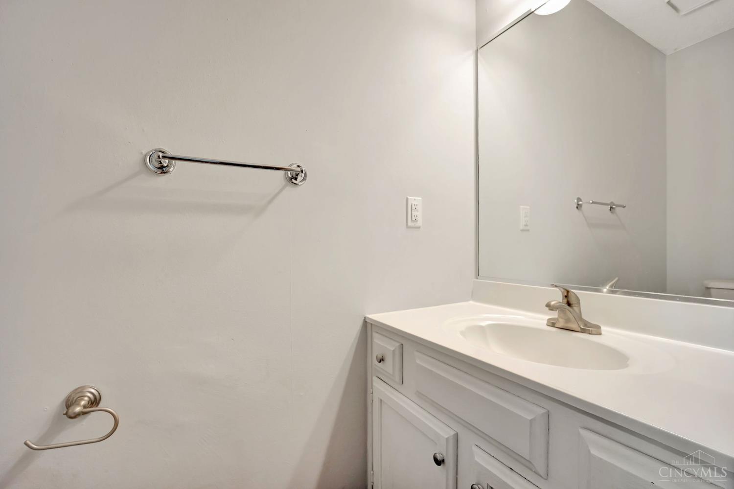 10667 Montgomery Road #13, Montgomery, OH, 45242 — photo 11