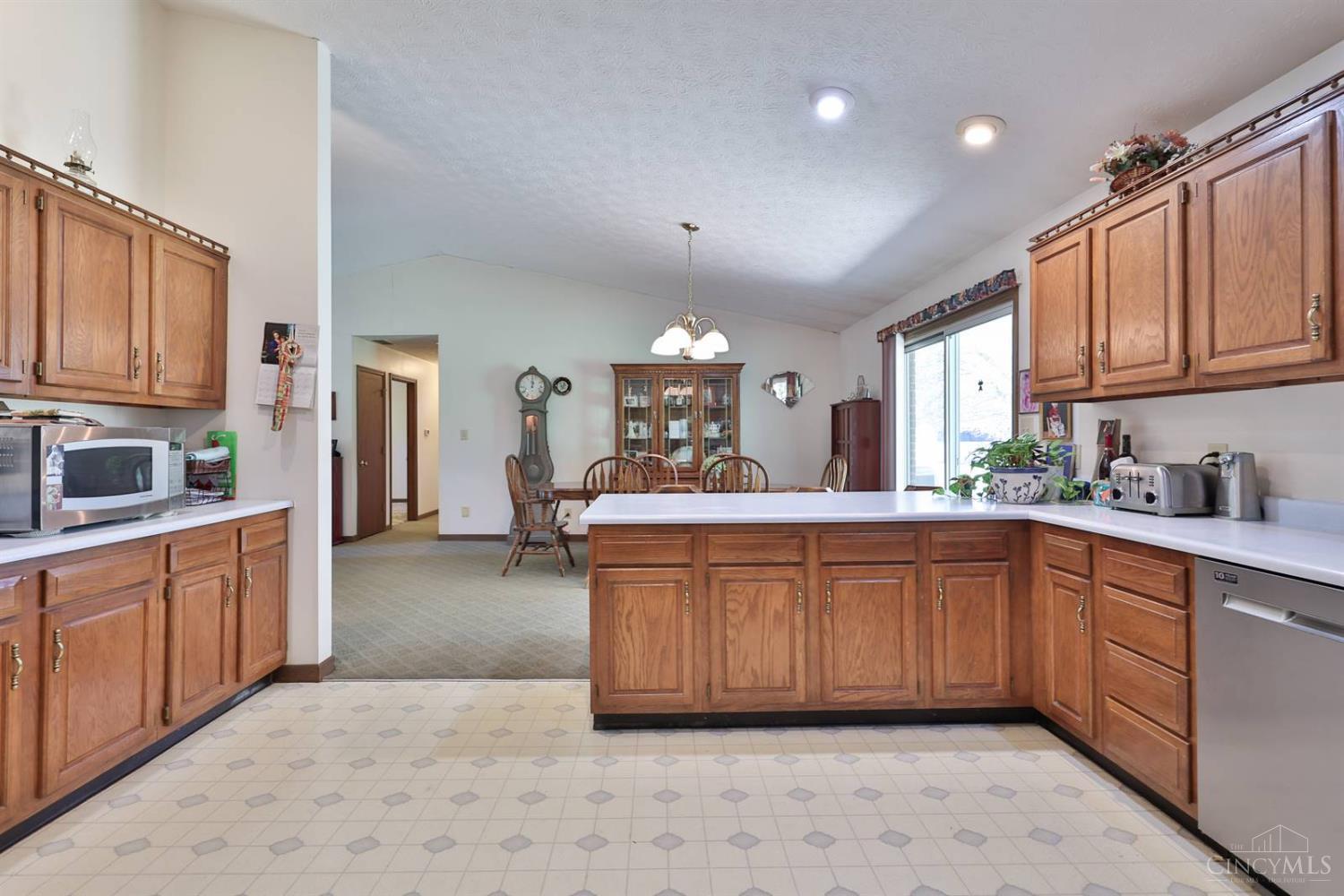 16 Lorelei Drive, Perry Twp, OH, 45118 — photo 12