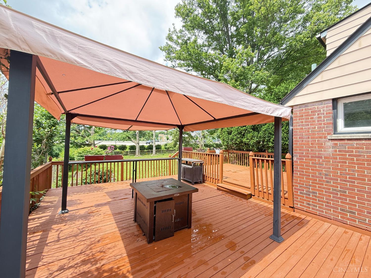 53 Hadley Road, Greenhills, OH, 45218 — photo 12