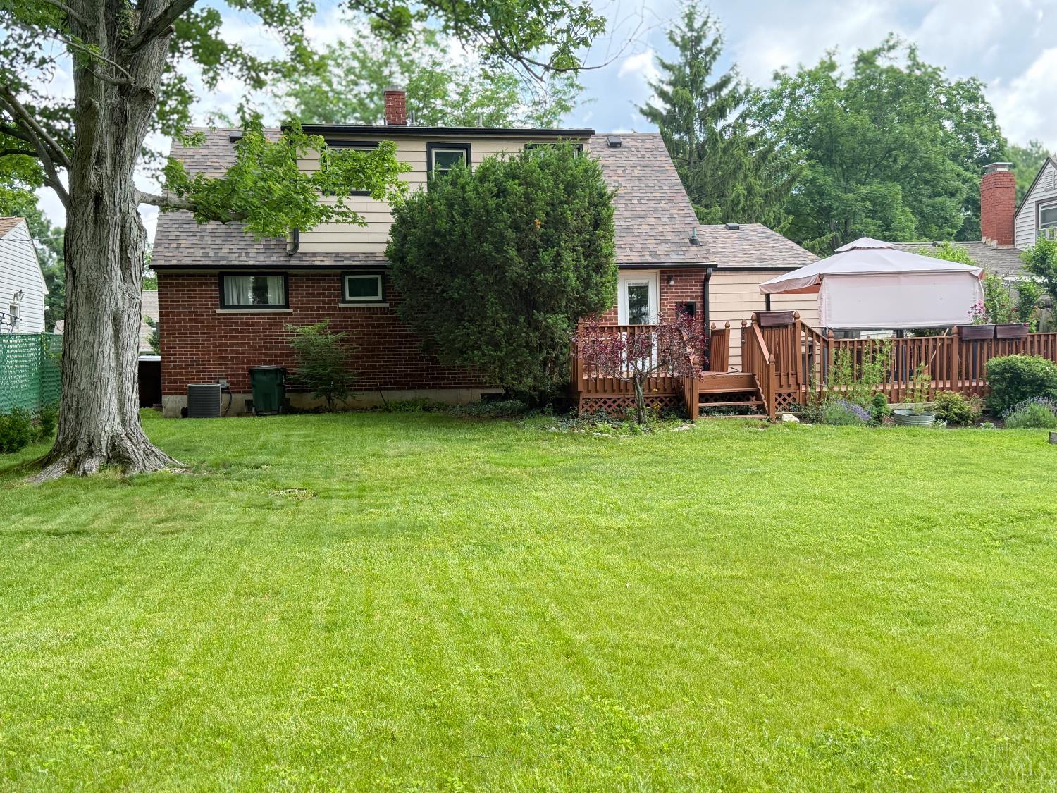 53 Hadley Road, Greenhills, OH, 45218 — photo 26