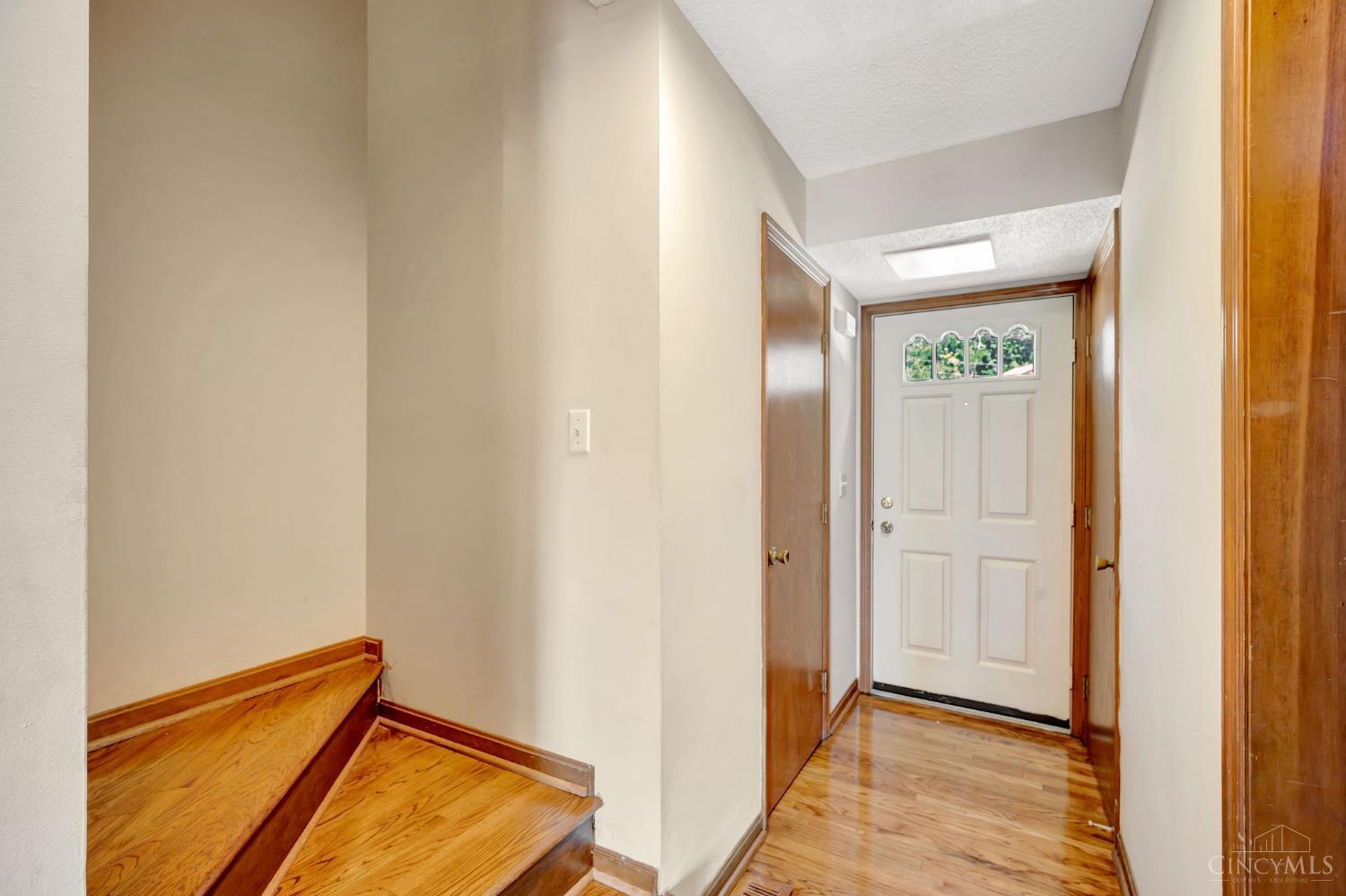 10667 Montgomery Road #13, Montgomery, OH, 45242 — photo 2