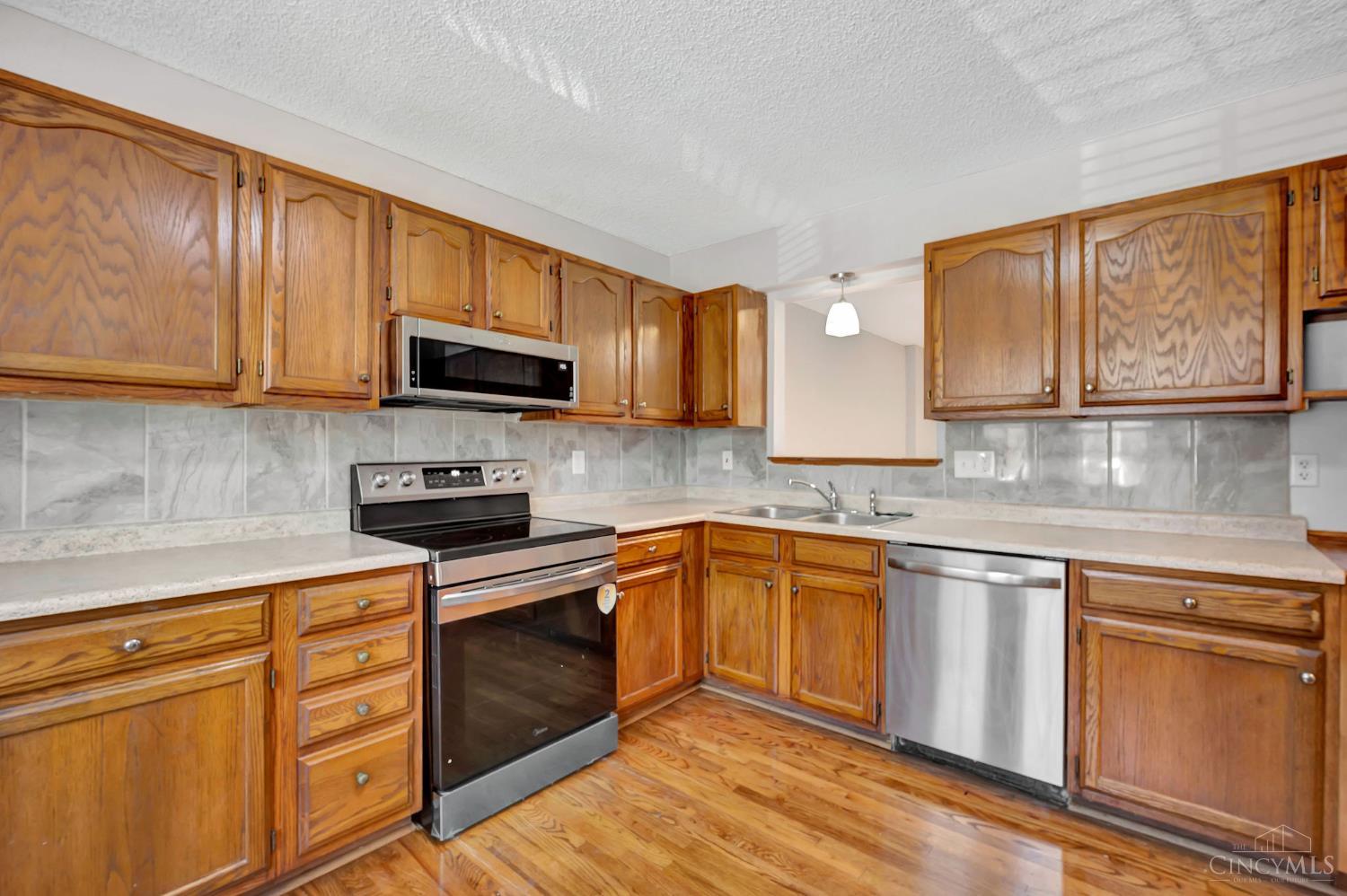 10667 Montgomery Road #13, Montgomery, OH, 45242 — photo 3