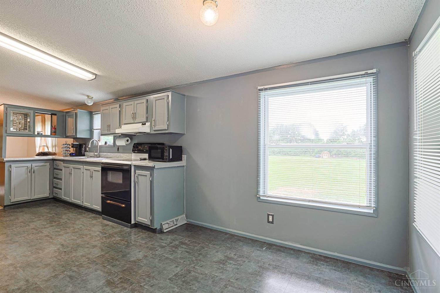 4096 Camden West Elkton Road, Gratis Twp, OH, 45064 — photo 15