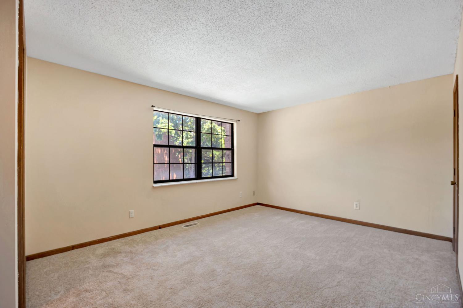 10667 Montgomery Road #13, Montgomery, OH, 45242 — photo 15