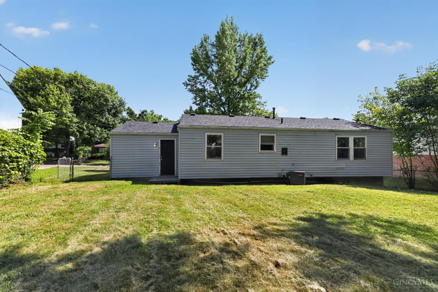9845 Loralinda Drive, Colerain Twp, OH, 45251 — photo 5