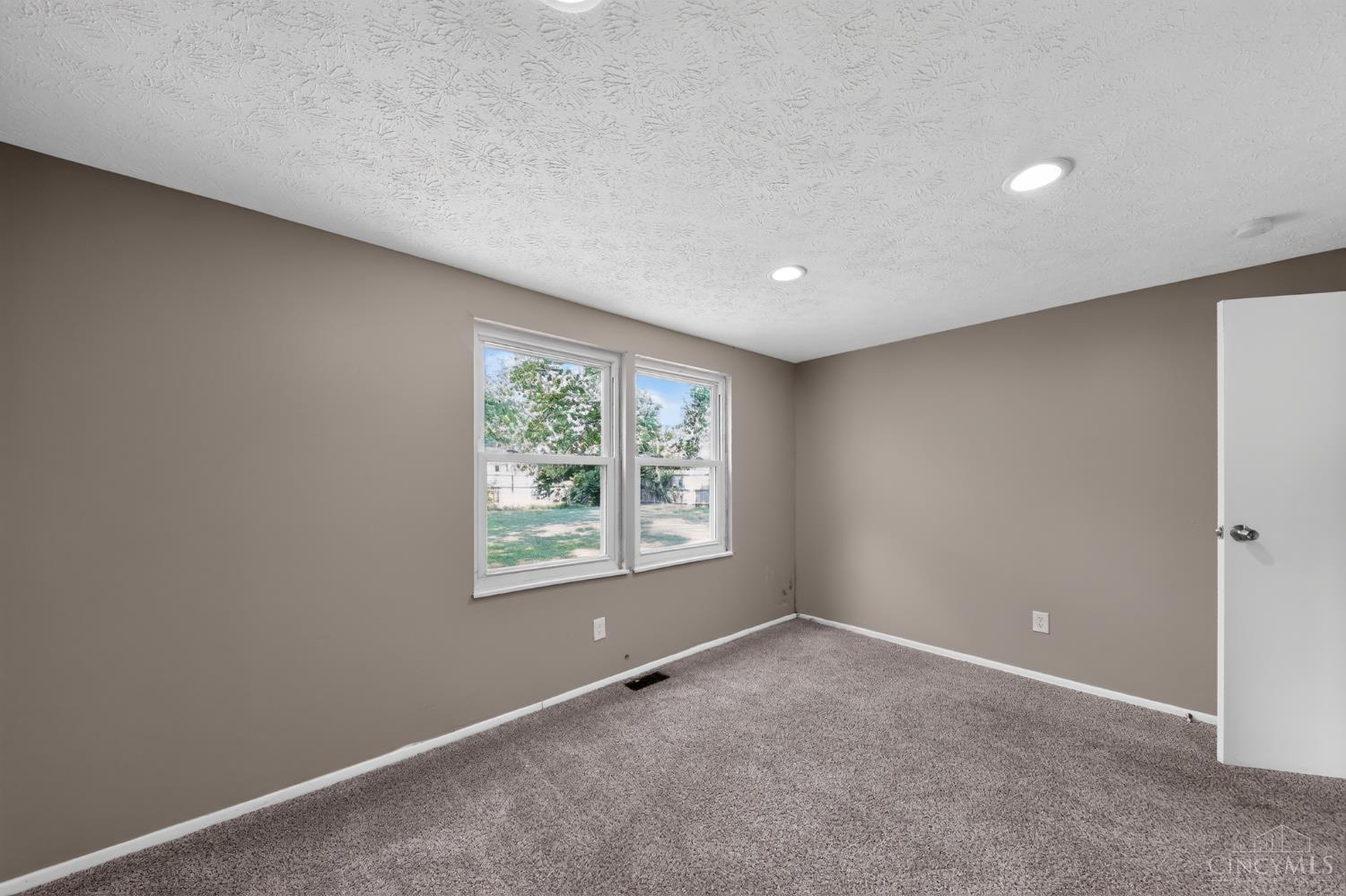 9845 Loralinda Drive, Colerain Twp, OH, 45251 — photo 17