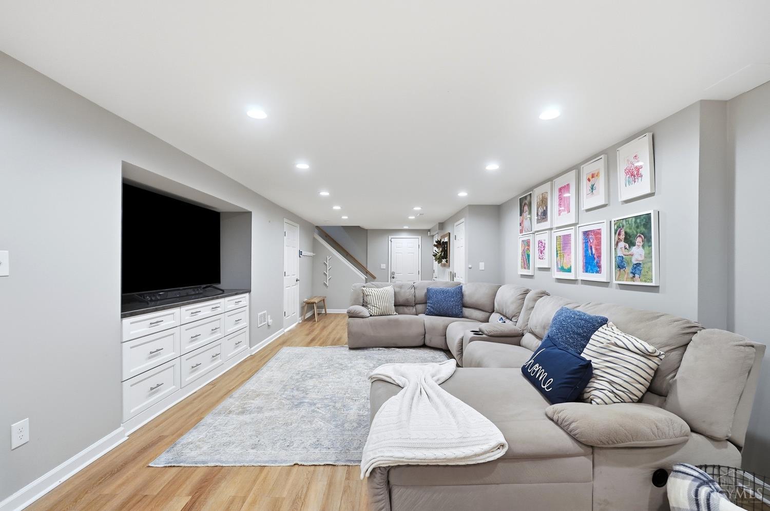 2899 Saddleback Drive