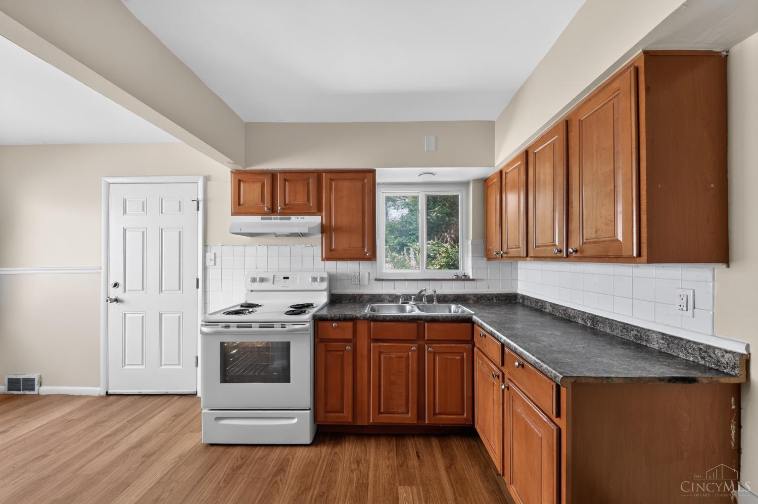 1703 Ashbrook Drive, Cincinnati, OH, 45238 — photo 10
