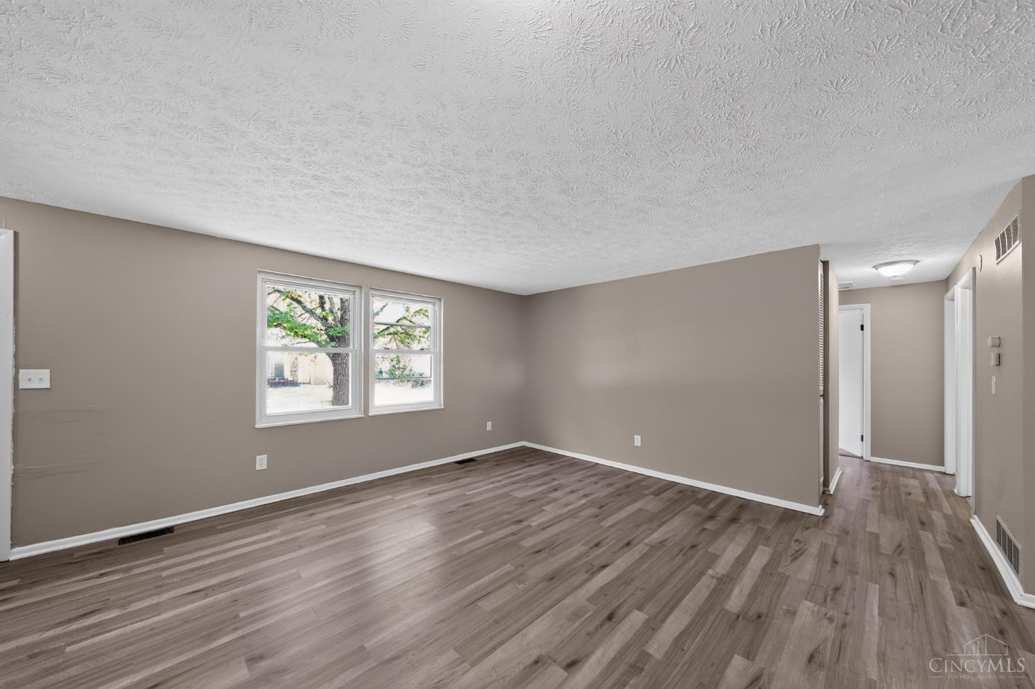 9845 Loralinda Drive, Colerain Twp, OH, 45251 — photo 9