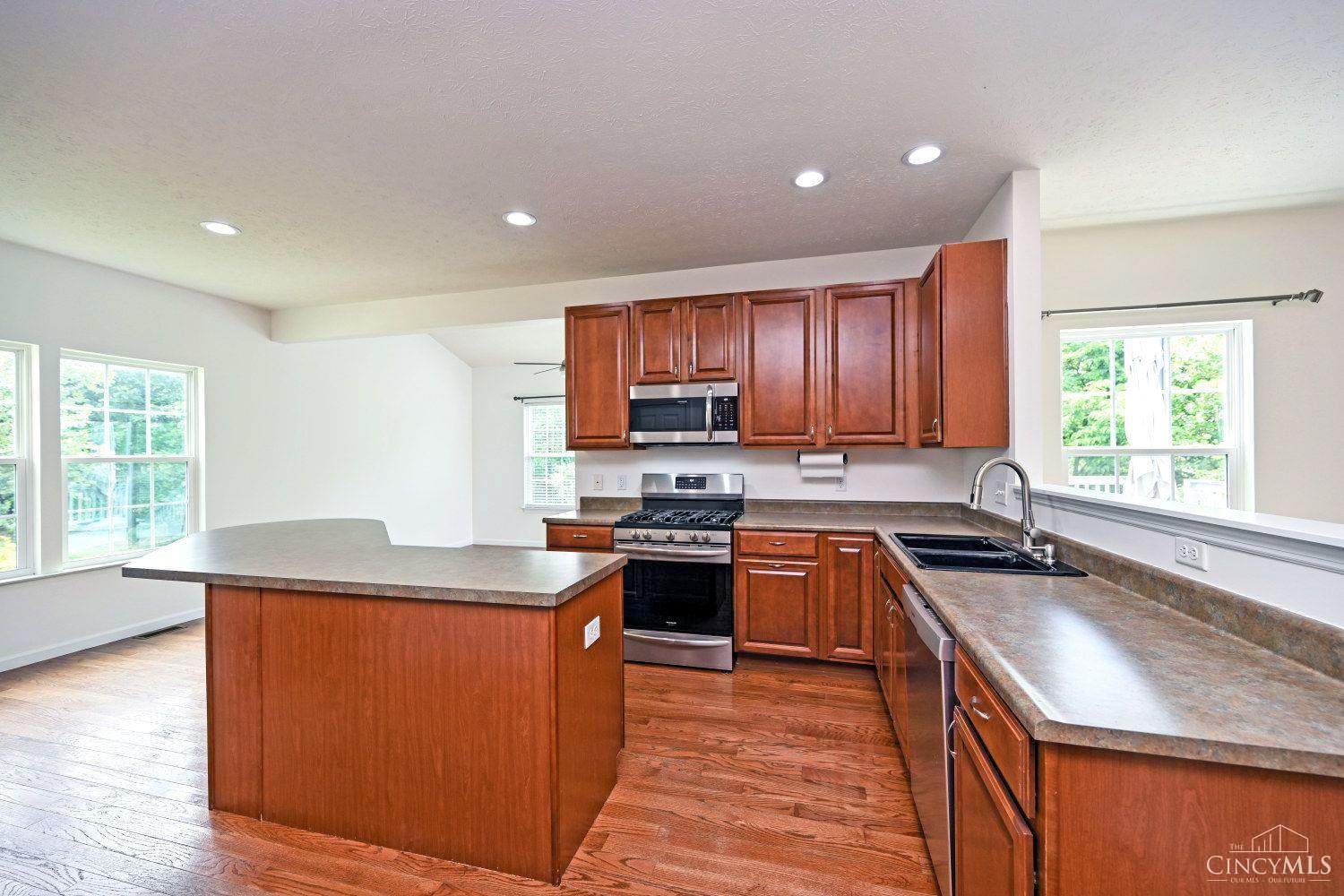 1091 Sophia Drive, Miami Twp, OH, 45150 — photo 5