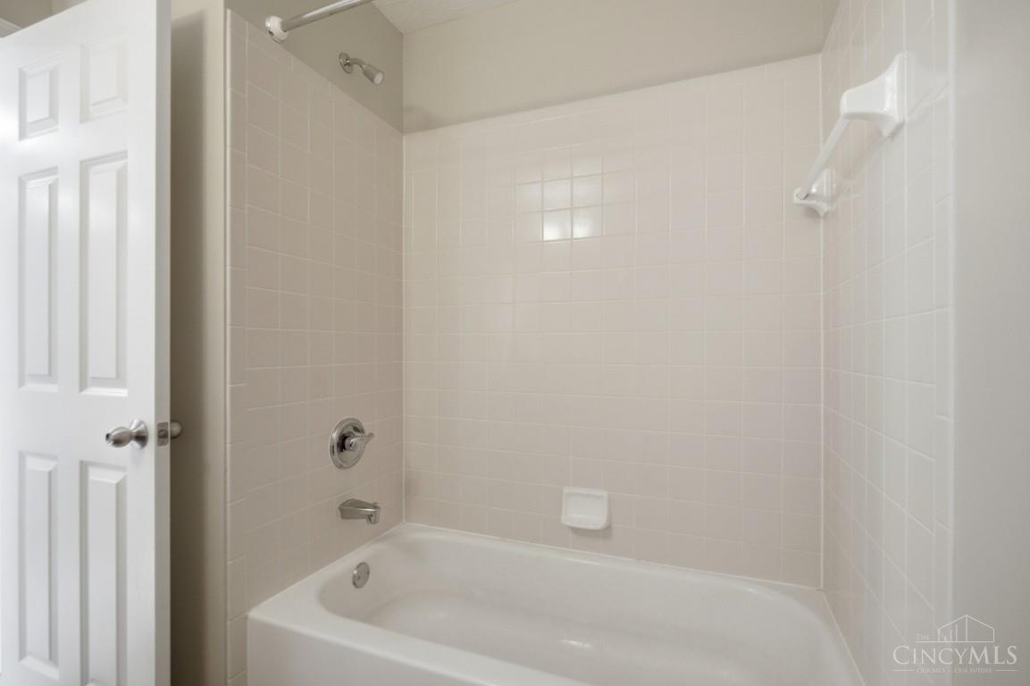 6672 Westminster Court, Liberty Twp, OH, 45044 — photo 31