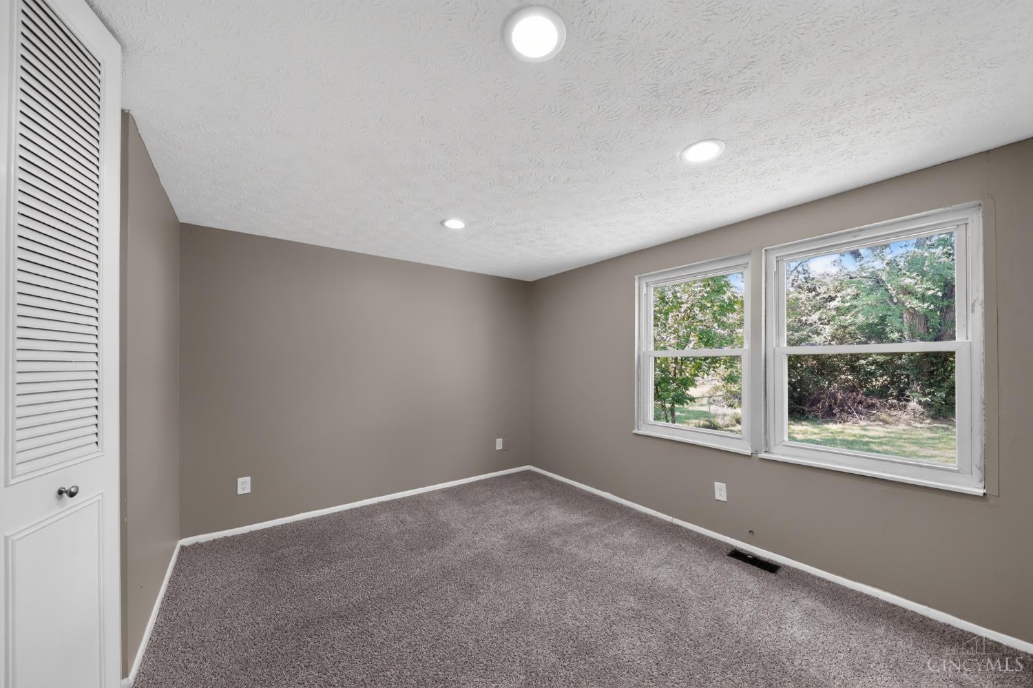 9845 Loralinda Drive, Colerain Twp, OH, 45251 — photo 19