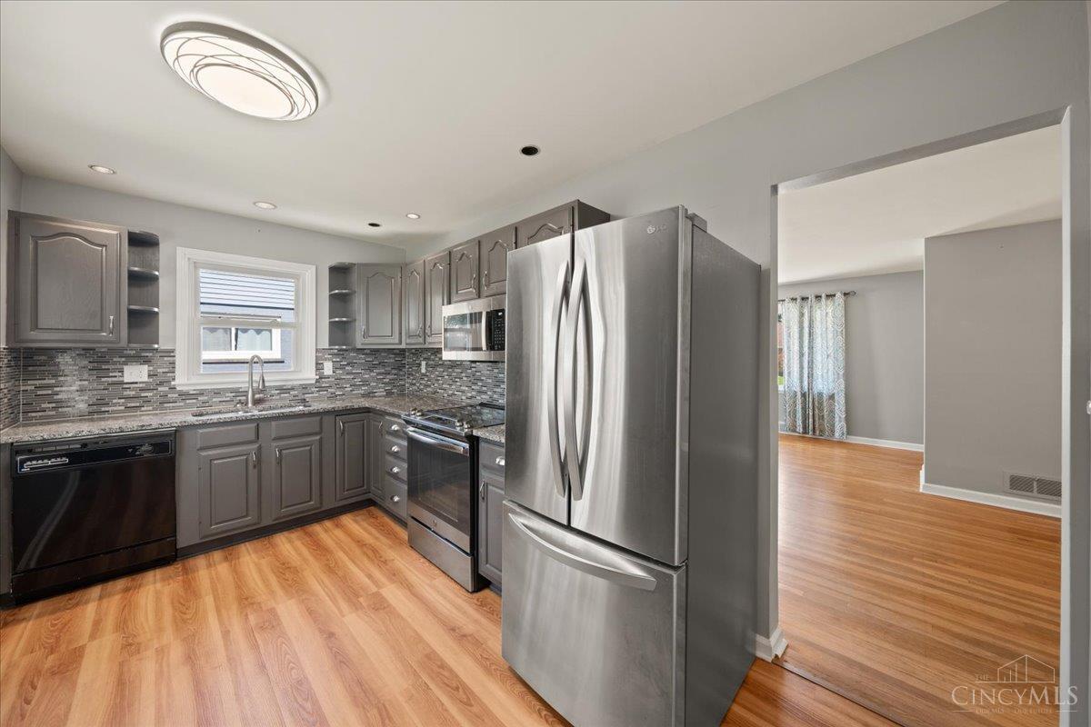 7823 Greenbriar Lane, Madeira, OH, 45243 — photo 18