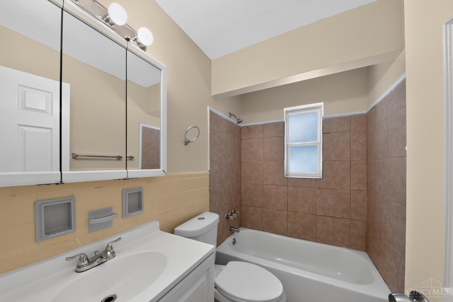 1703 Ashbrook Drive, Cincinnati, OH, 45238 — photo 24