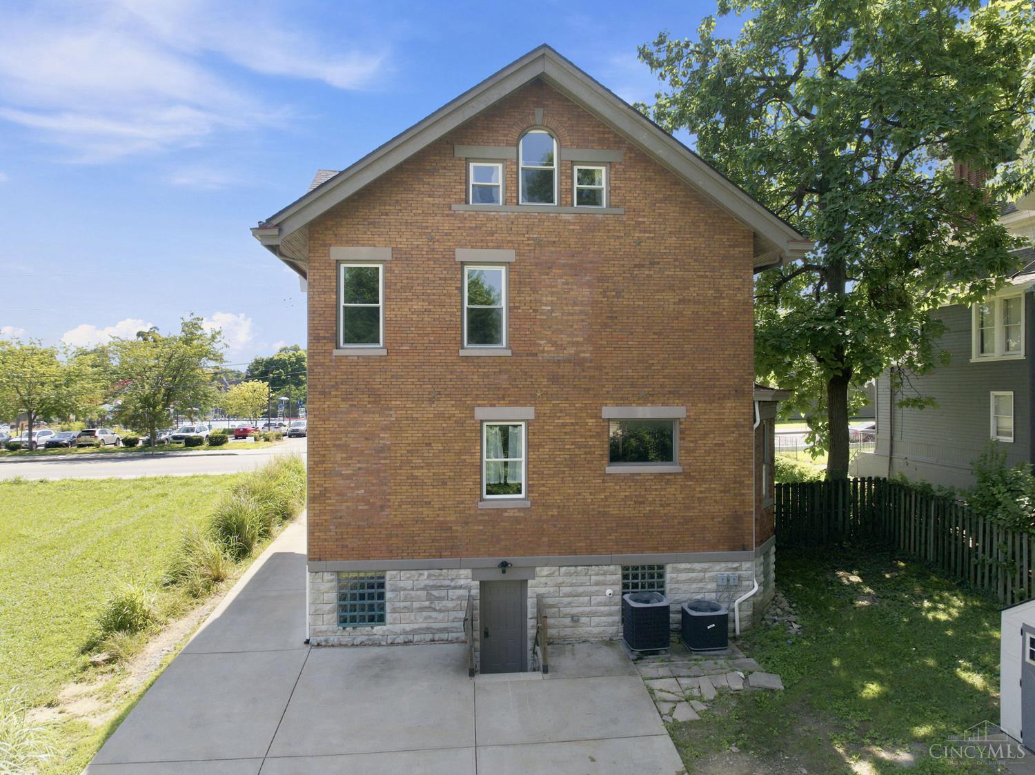 3229 Woodburn Avenue, Cincinnati, OH, 45207 — photo 58