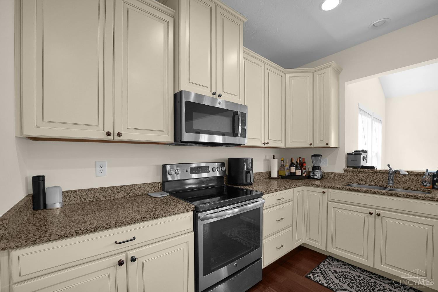 6468 Holly Lane, Fairfield Twp, OH, 45011 — photo 9