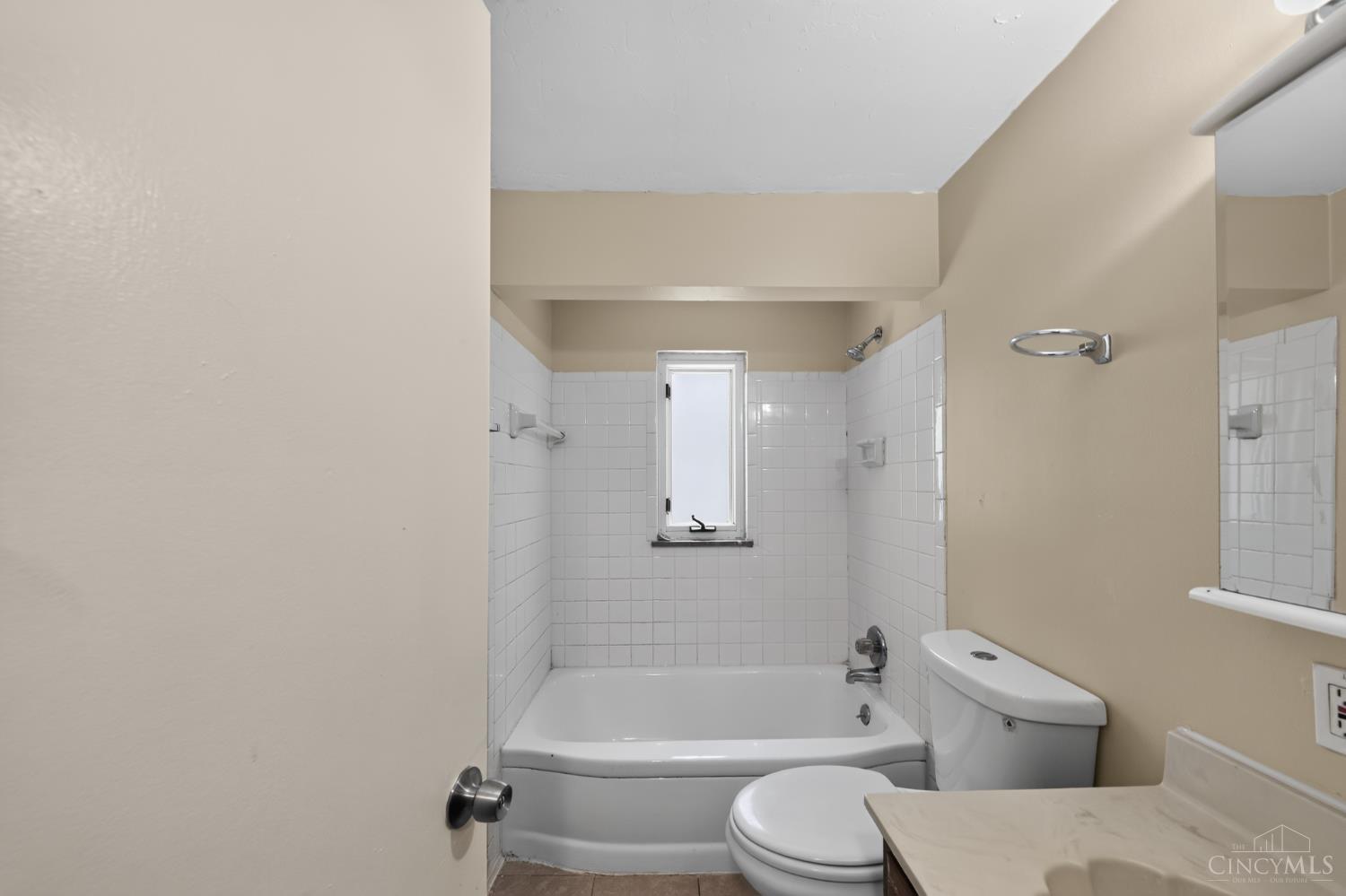 1703 Ashbrook Drive, Cincinnati, OH, 45238 — photo 23