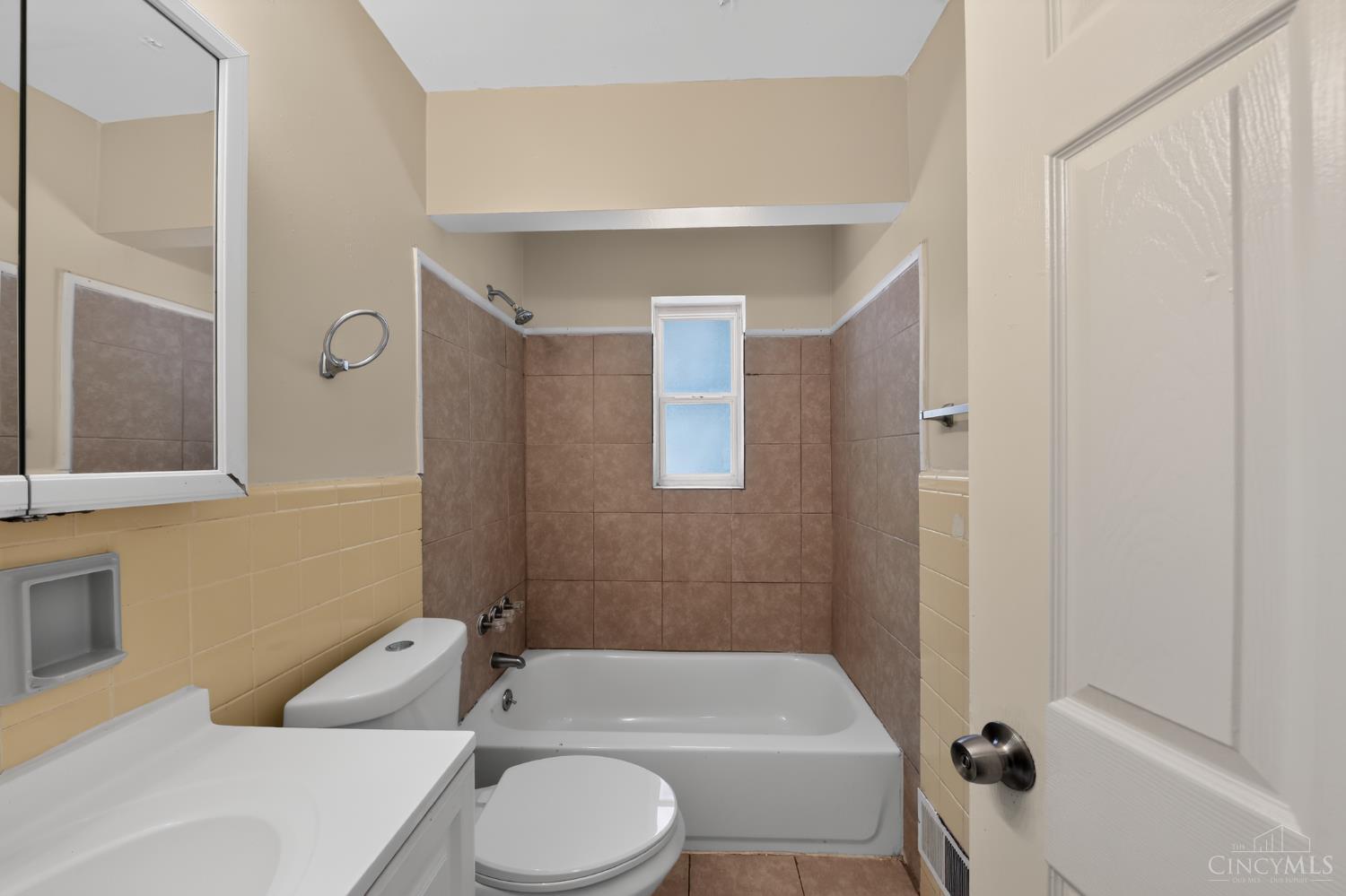 1703 Ashbrook Drive, Cincinnati, OH, 45238 — photo 26