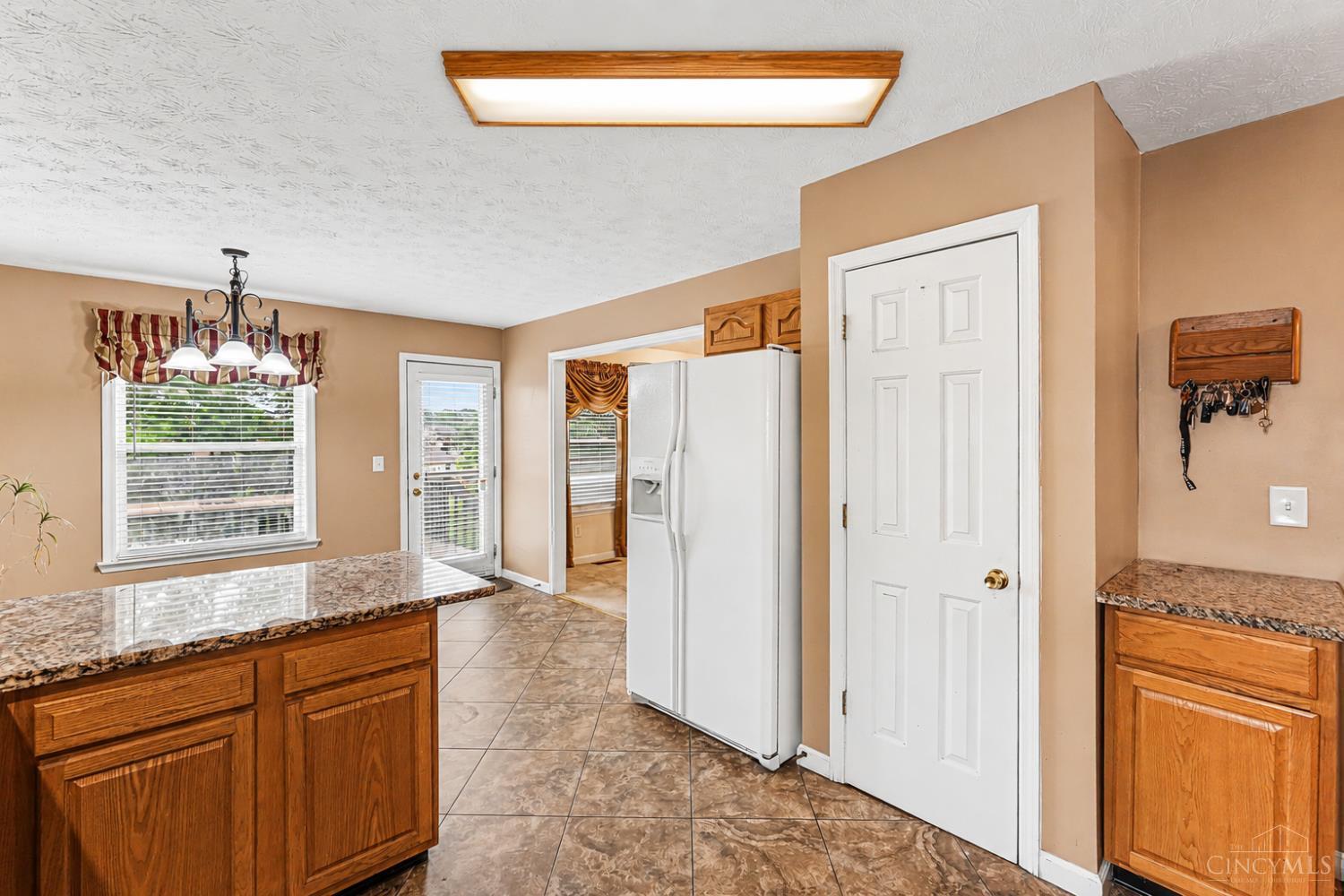 5760 Dakota Court, Fairfield Twp, OH, 45011 — photo 7