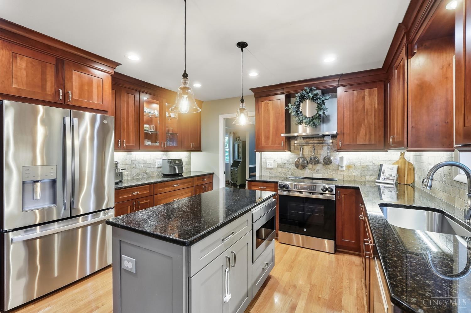 2899 Saddleback Drive