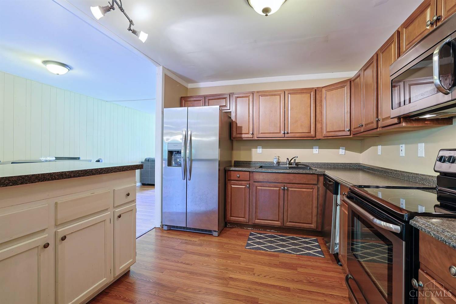 404 Mohican Drive, Loveland, OH, 45140 — photo 9