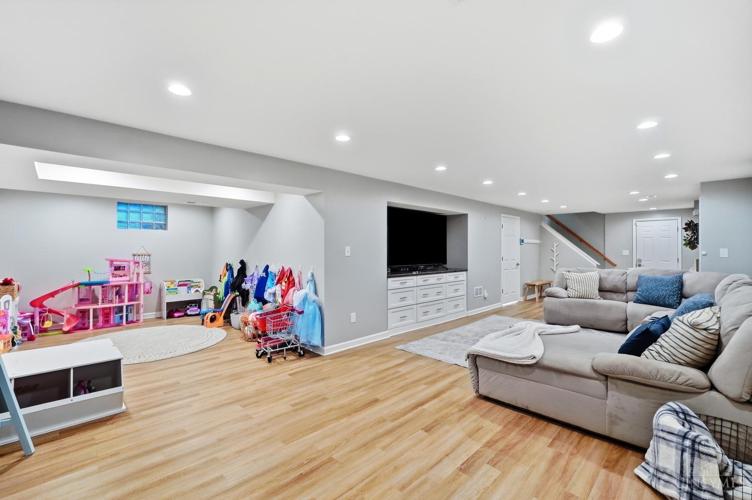 2899 Saddleback Drive