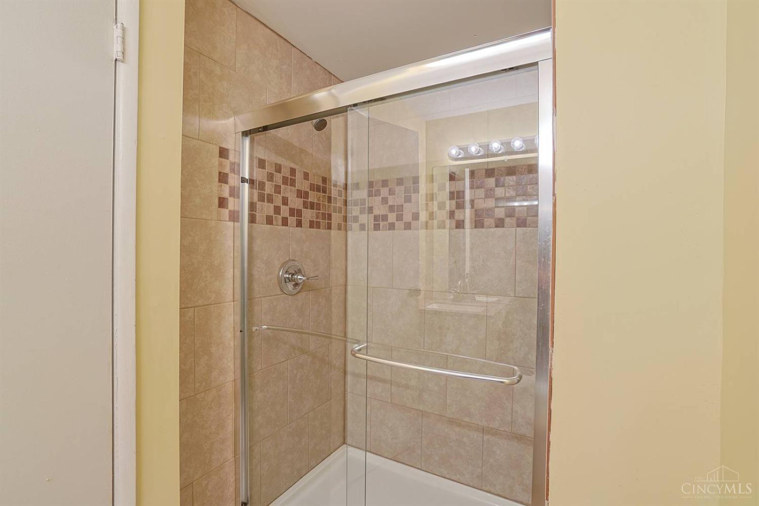 404 Mohican Drive, Loveland, OH, 45140 — photo 20