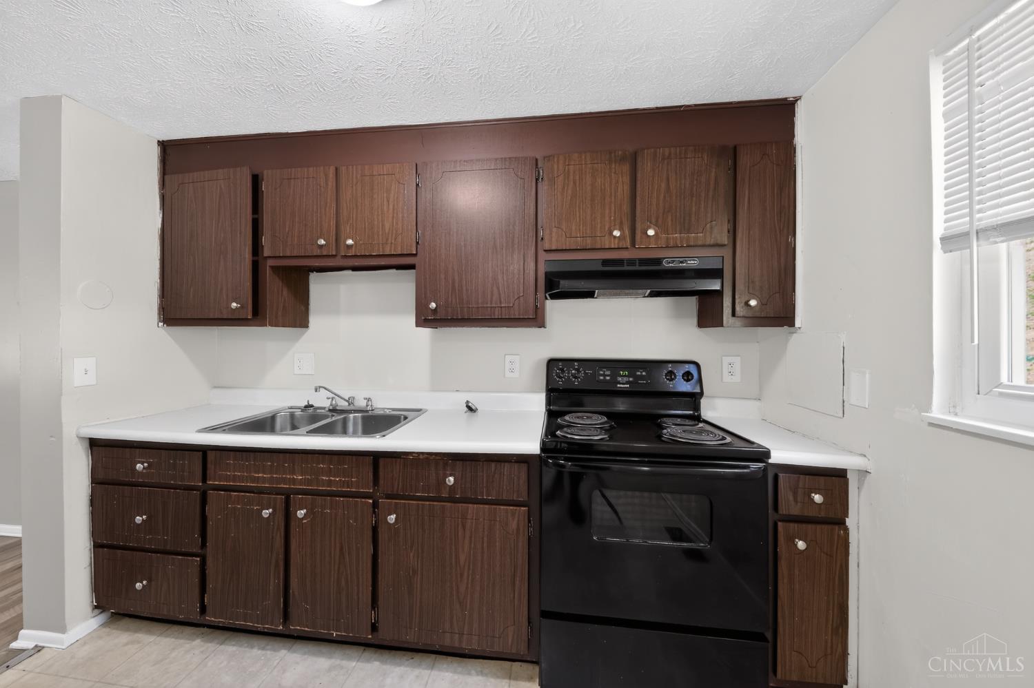 9845 Loralinda Drive, Colerain Twp, OH, 45251 — photo 12