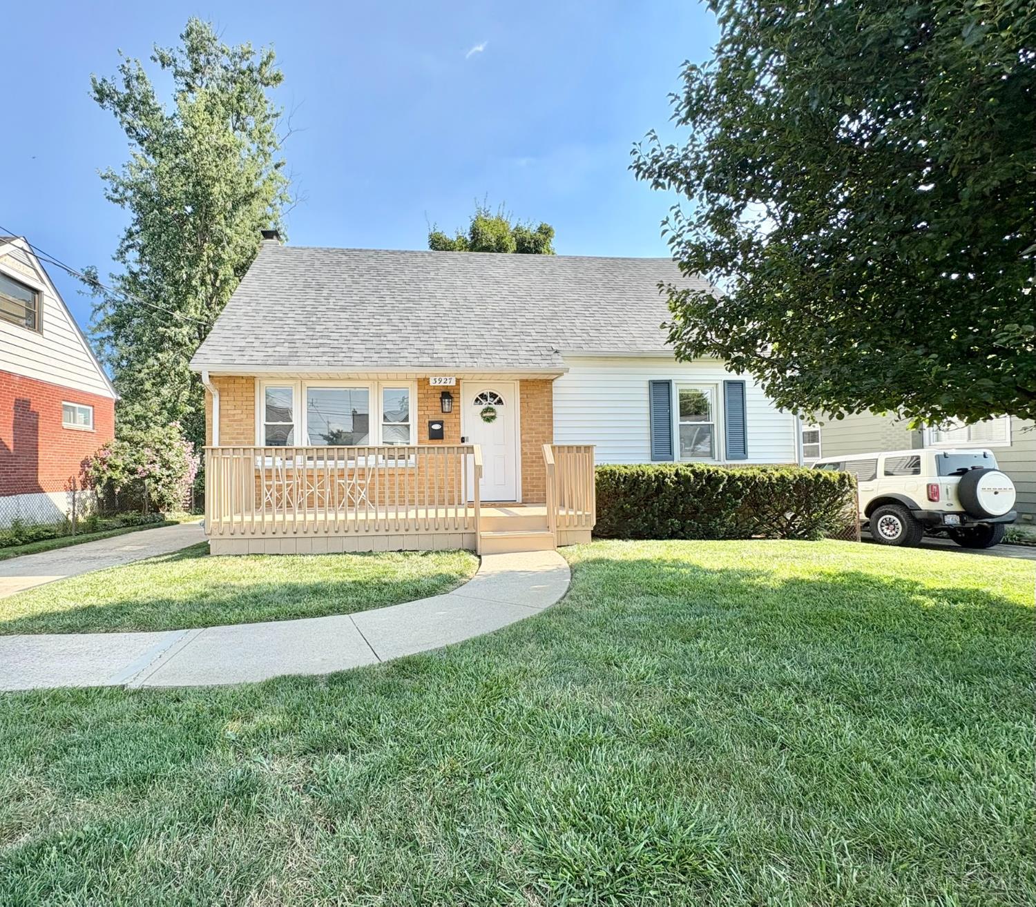 3927 Hemphill Way, Deer Park, OH, 45236