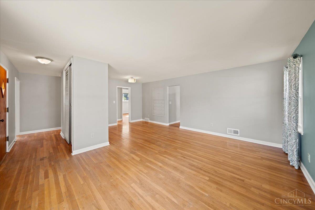 7823 Greenbriar Lane, Madeira, OH, 45243 — photo 6