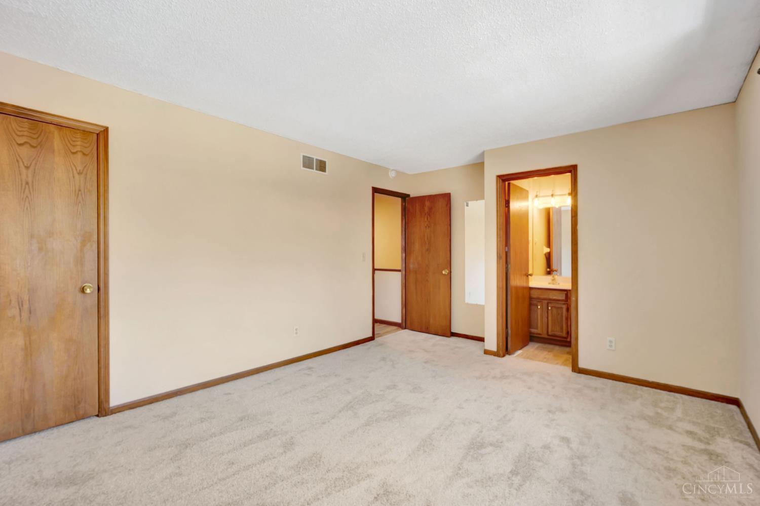 10667 Montgomery Road #13, Montgomery, OH, 45242 — photo 20