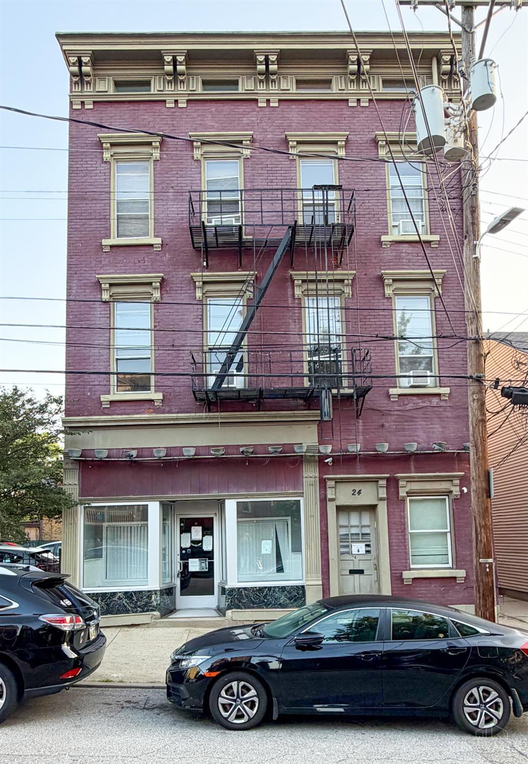 24 University Avenue, Cincinnati, OH, 45219 — photo 2