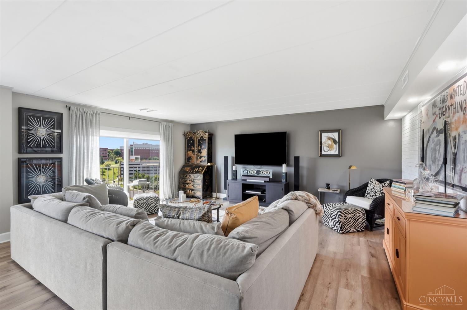 880 Rue De La Paix #A24, Cincinnati, OH, 45220 — photo 11