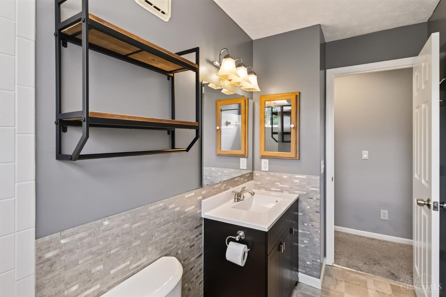 5574 Regimental PL, Cincinnati, OH, 45239 — photo 37