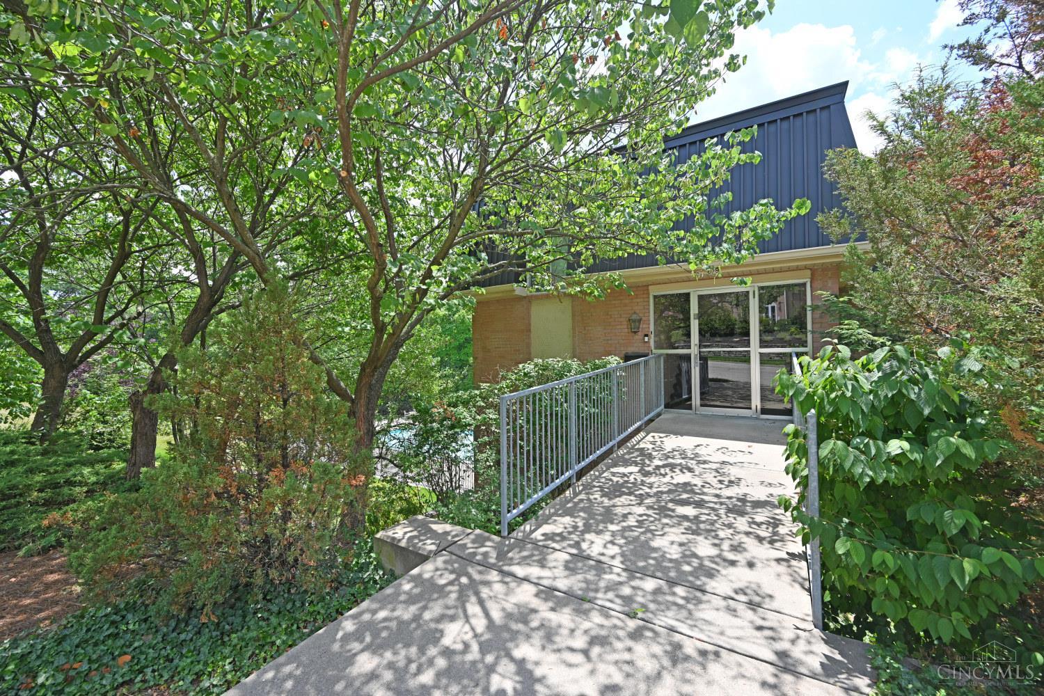 880 Rue De La Paix #A24, Cincinnati, OH, 45220 — photo 40