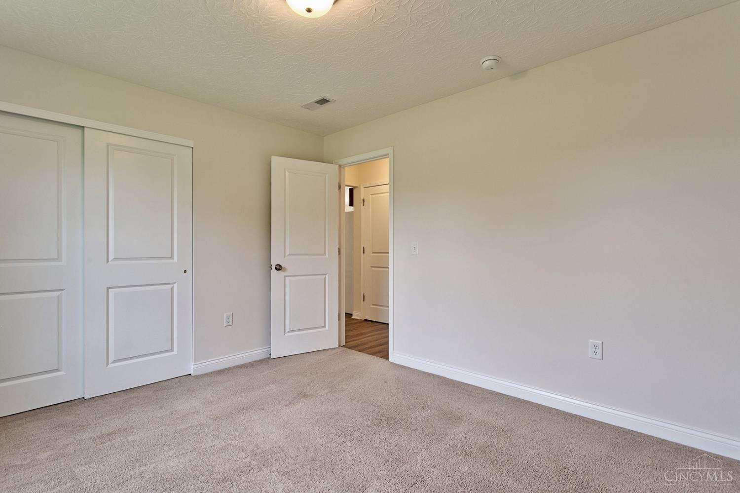 150 Choctaw Drive, Franklin Twp, OH, 45171 — photo 13