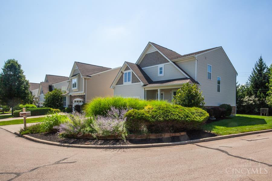 1779 Victoria Court, Wyoming, OH, 45215 — photo 2