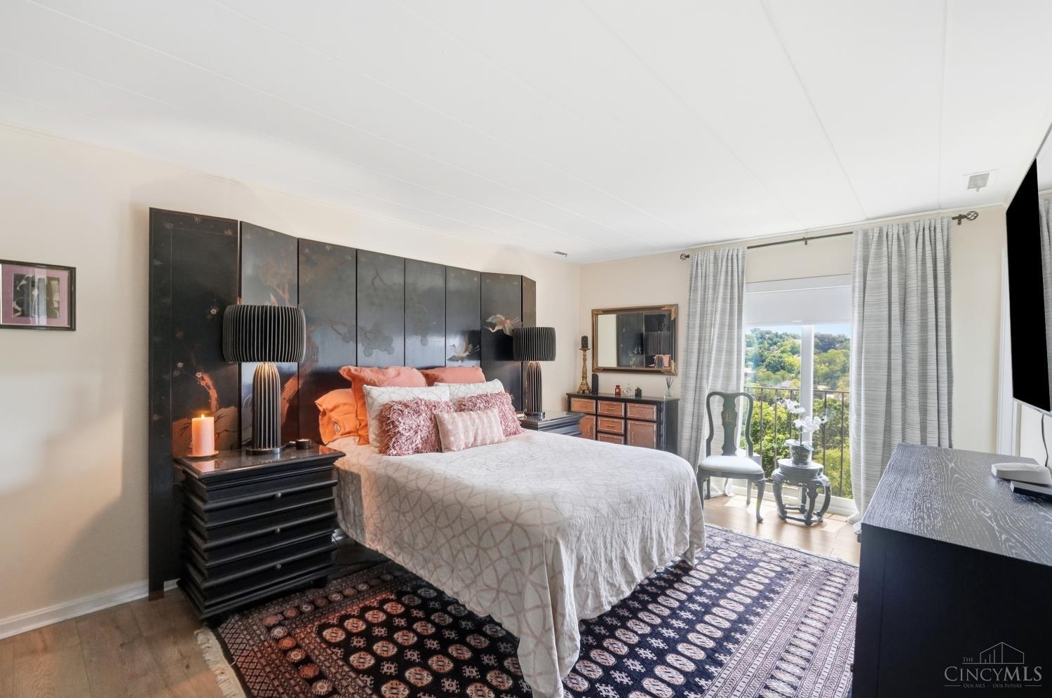 880 Rue De La Paix #A24, Cincinnati, OH, 45220 — photo 22
