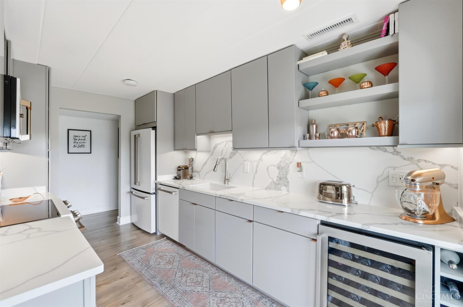 880 Rue De La Paix #A24, Cincinnati, OH, 45220 — photo 16
