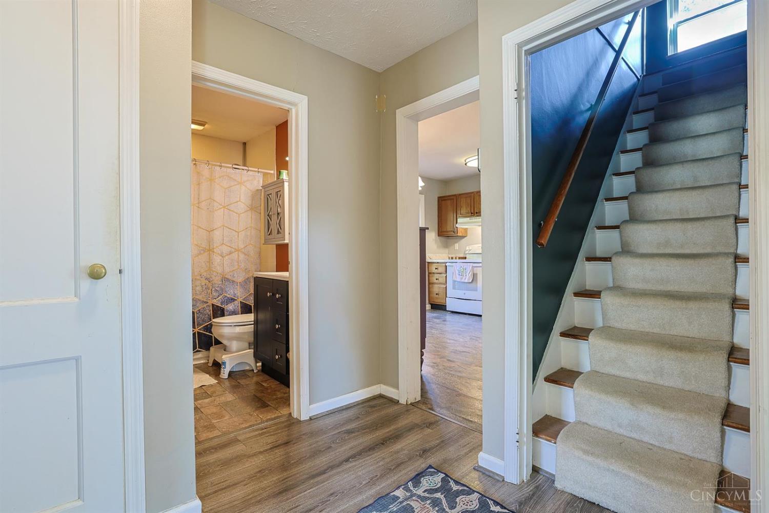2707 Redfield Place, Cincinnati, OH, 45230 — photo 27