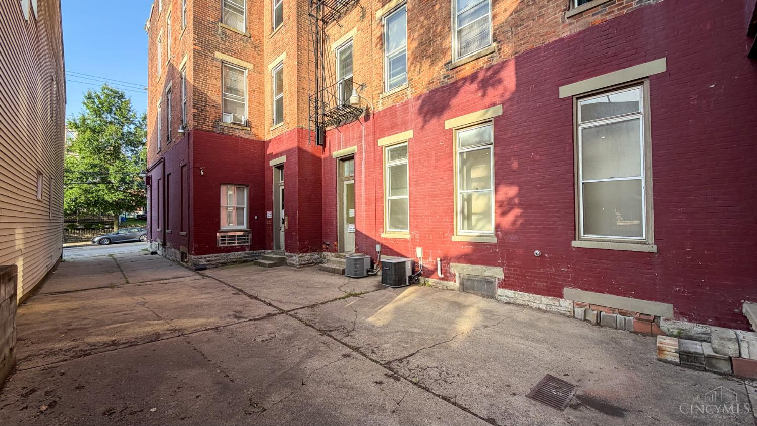 24 University Avenue, Cincinnati, OH, 45219 — photo 6