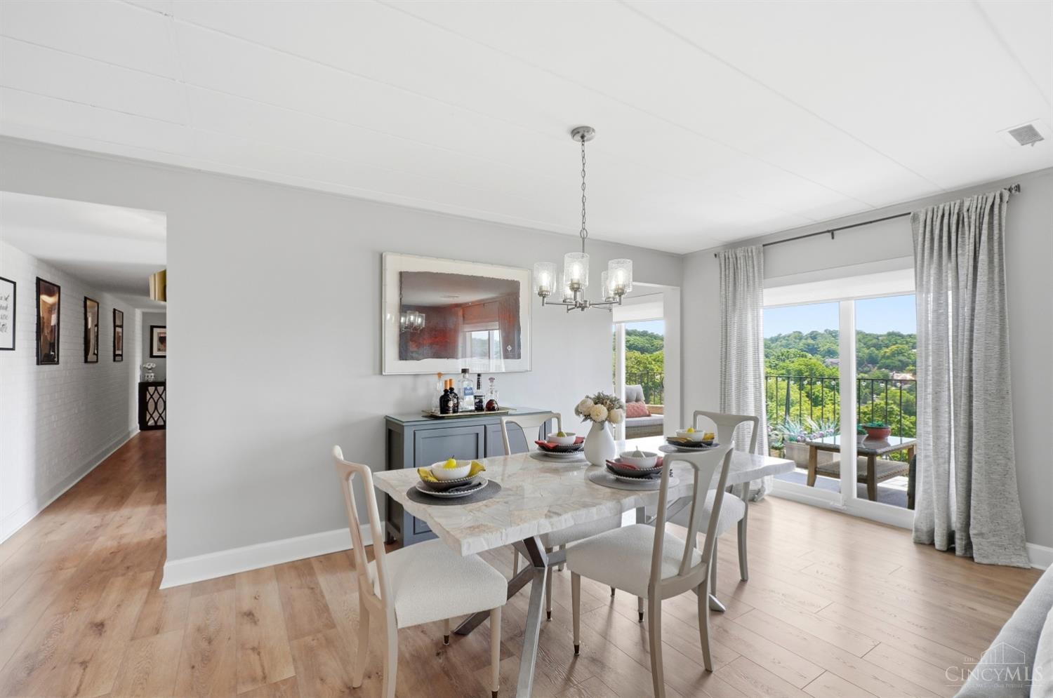 880 Rue De La Paix #A24, Cincinnati, OH, 45220 — photo 15
