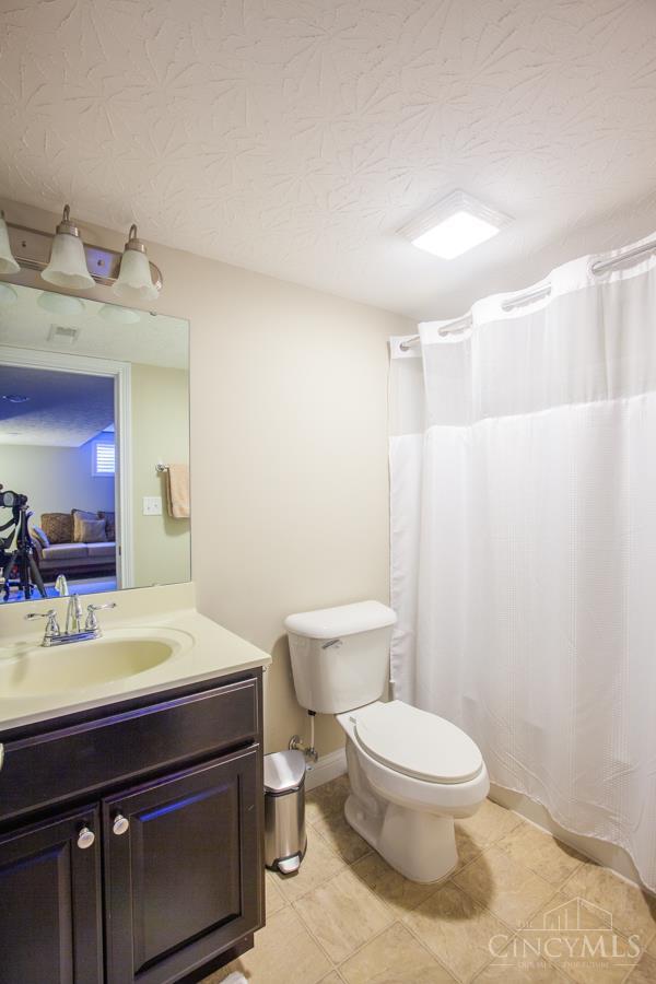 1779 Victoria Court, Wyoming, OH, 45215 — photo 33