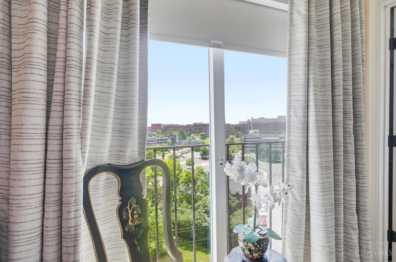 880 Rue De La Paix #A24, Cincinnati, OH, 45220 — photo 25