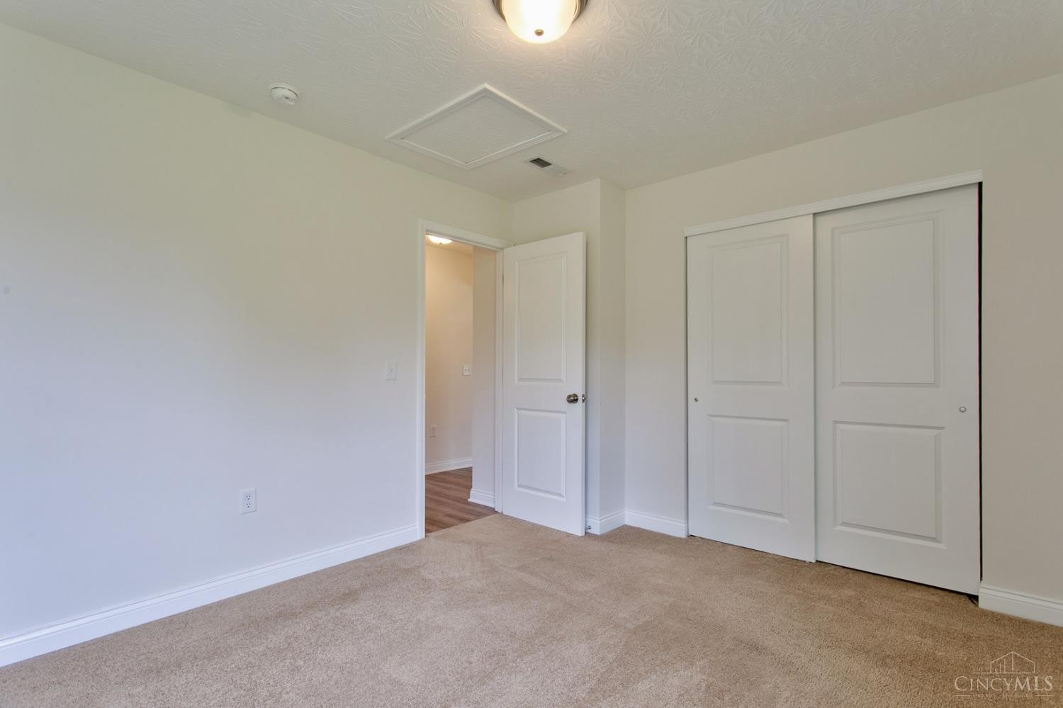 150 Choctaw Drive, Franklin Twp, OH, 45171 — photo 11