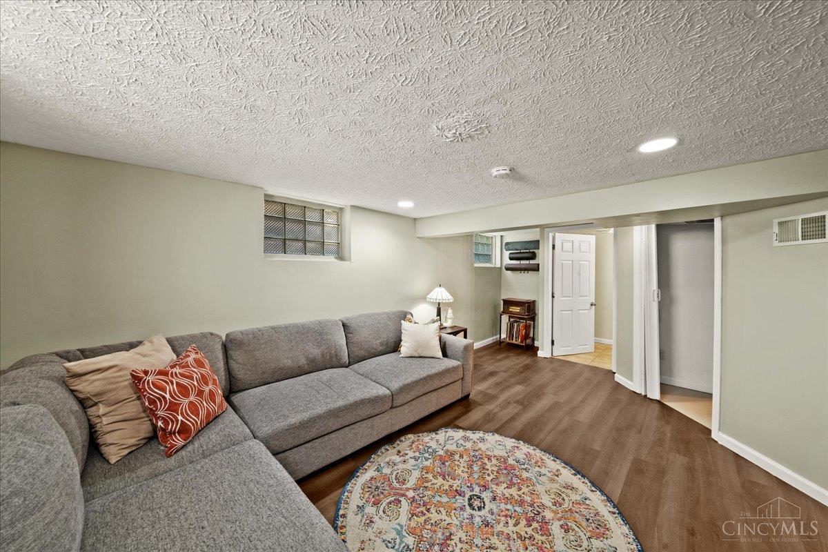 6408 Girard Avenue, Cincinnati, OH, 45213 — photo 18