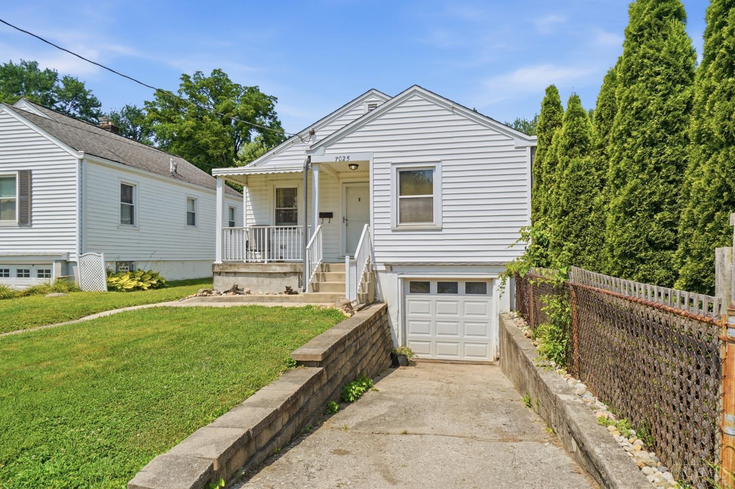 This home — photo 2