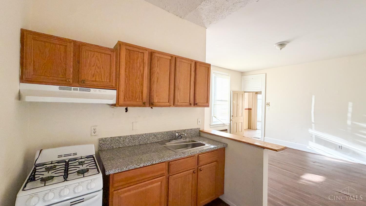 24 University Avenue, Cincinnati, OH, 45219 — photo 55