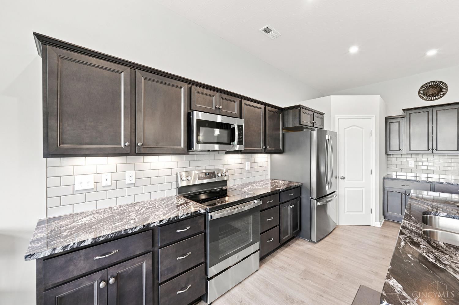 4329 Waters Edge Lane, Turtle Creek Twp, OH, 45036 — photo 17